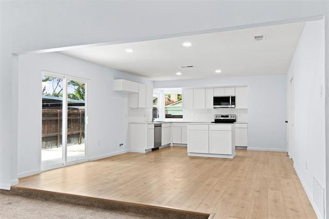 Building Photo - 2925 Brookcrest Dr