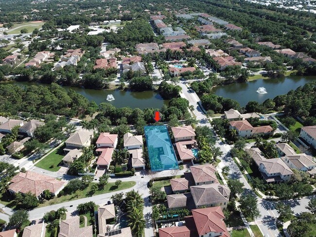 Building Photo - 167 Arklow Ave