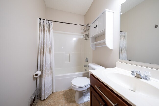 Building Photo - 5128 Yuma Ln N