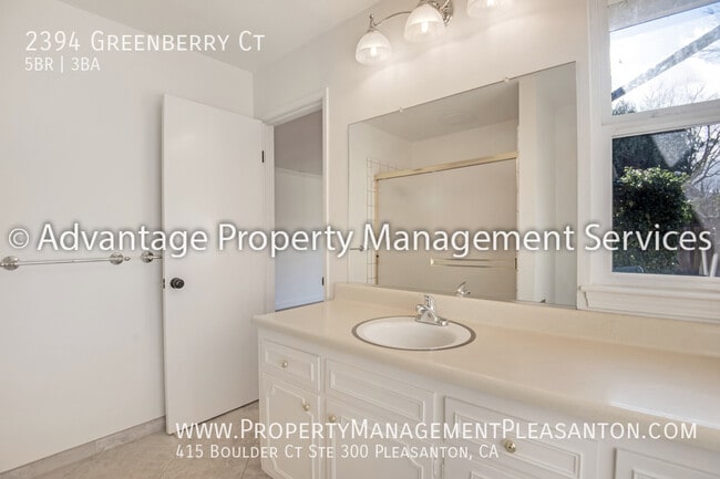 Building Photo - 2394 Greenberry Ct