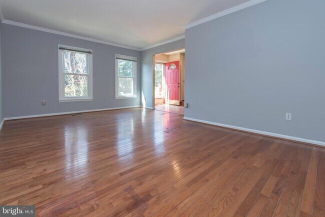 Building Photo - 48 Pontiac Way