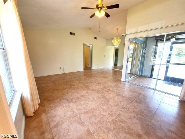 Building Photo - 10525 Putnam Ct