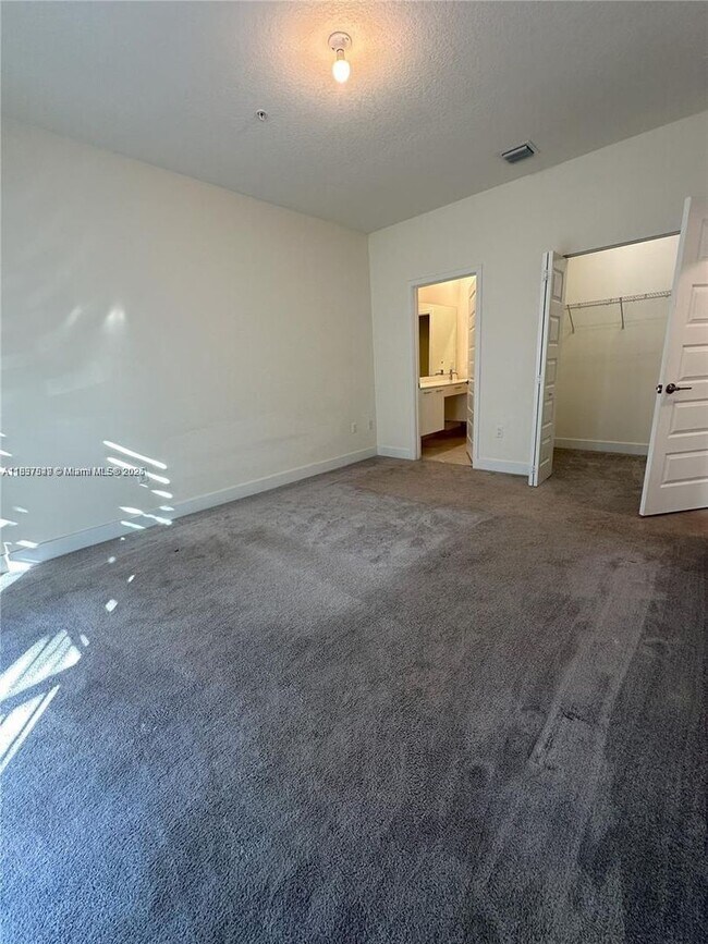 Building Photo - 4670 NW 84th Ave