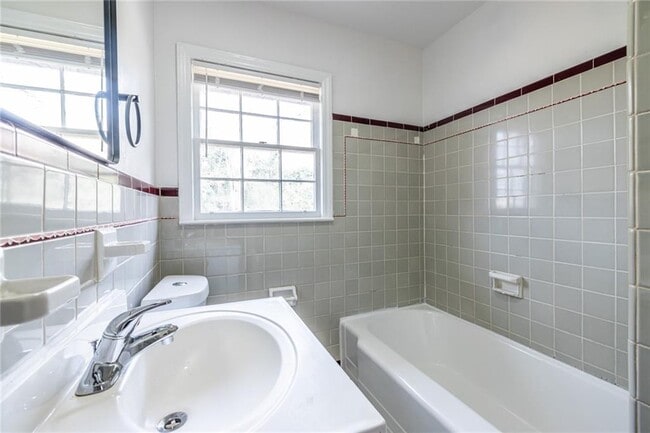 Building Photo - 2986 Belvedere Ln