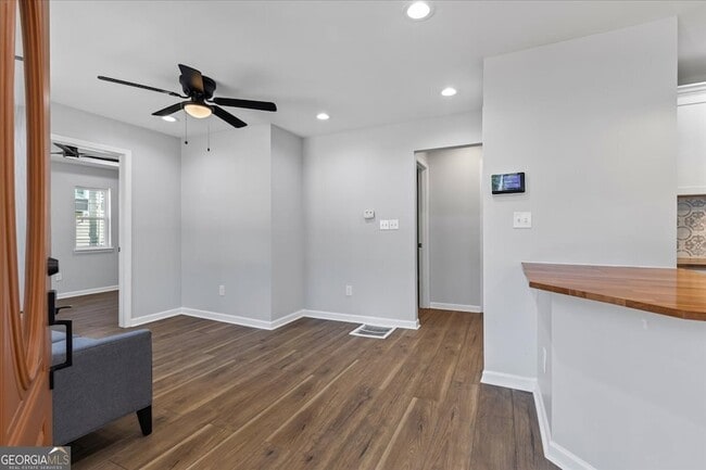 Building Photo - 187 Joe Louis Dr NW