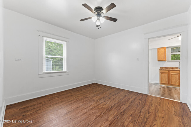 Building Photo - 401 S 38th St