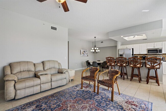 Building Photo - 2BR/2BA Lake View Condo in Heritage Oaks Golf & Country Club