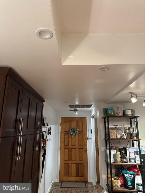 Building Photo - 1530 Key Blvd