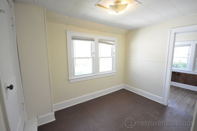 Building Photo - 2682-2684 Hibbert Avenue