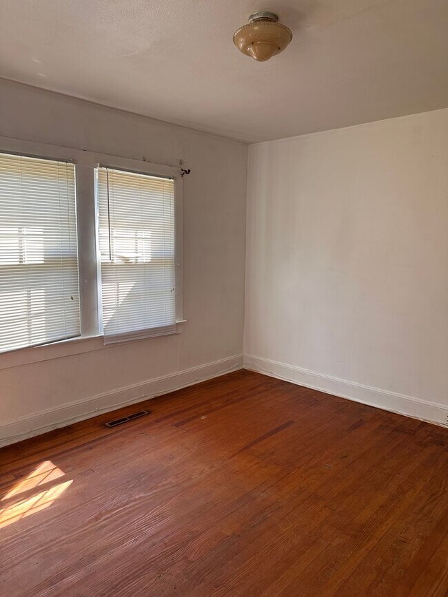 Building Photo - RENTAL HOME 2BD/1BTH