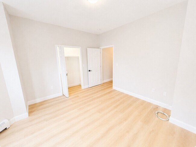 Building Photo - 53 White St