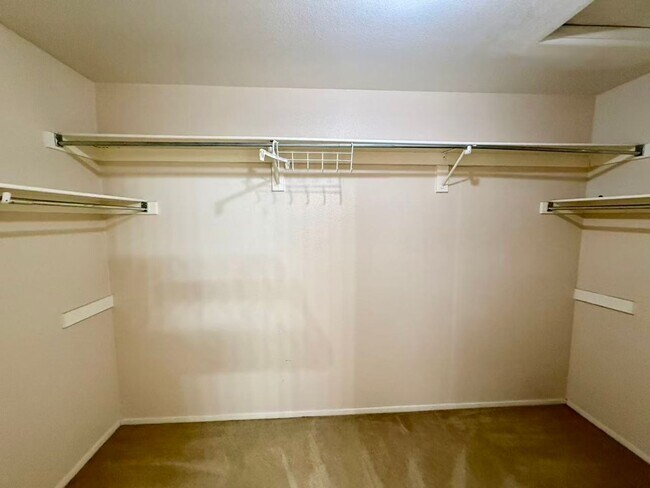 Building Photo - 7932 Seabourn Ct