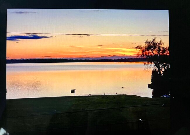 Building Photo - 1543 Cass Lake Rd