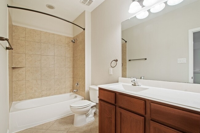 Building Photo - 20102 Three Chutes Ln