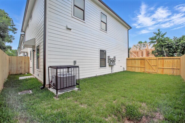 Building Photo - 4719 Mallow St
