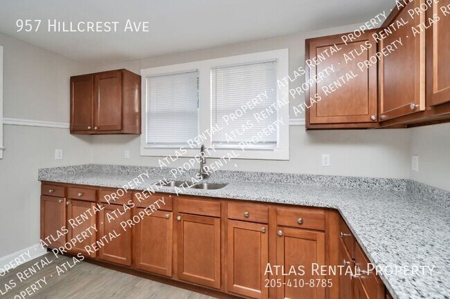 Building Photo - 957 Hillcrest Ave