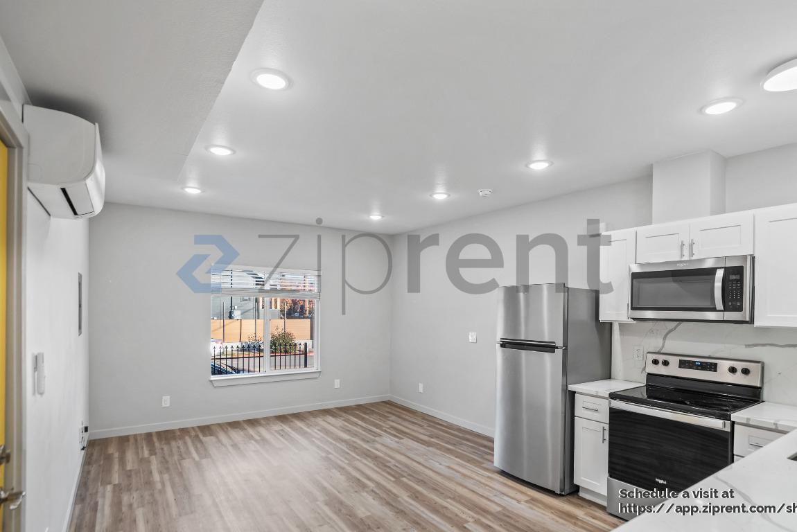 Building Photo - 3216 California St