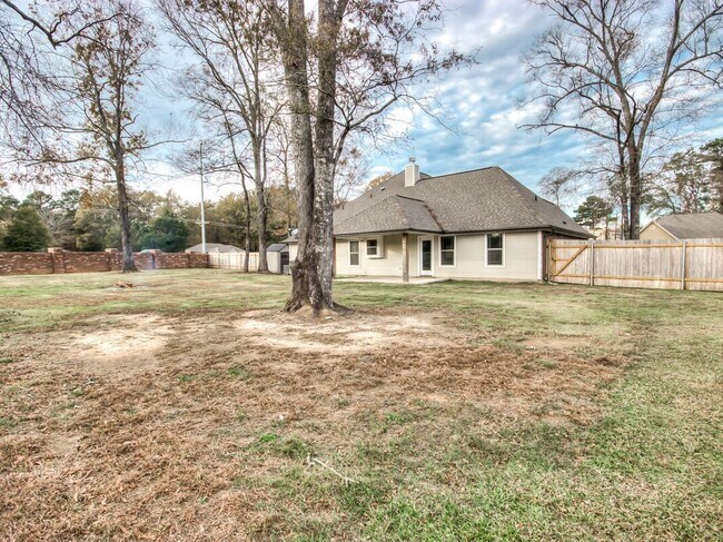 Building Photo - Beautiful home in Southern Oaks***HAUGHTON***