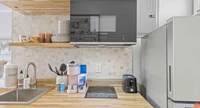 Building Photo - 460 Abalone Ct