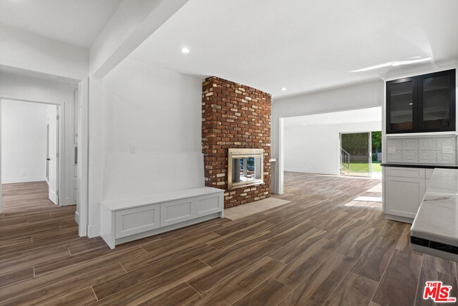 Building Photo - 5266 Veronica St