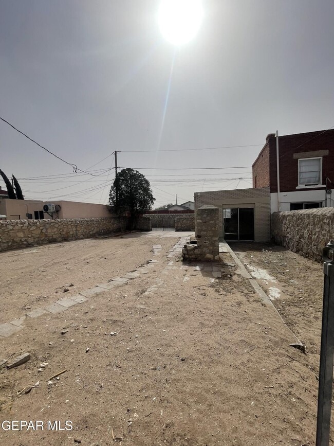 Building Photo - 3720 Chester Ave