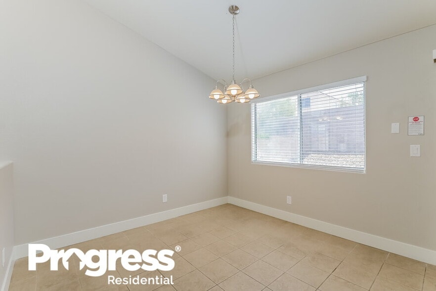 Building Photo - 827 Golden Plata Ct