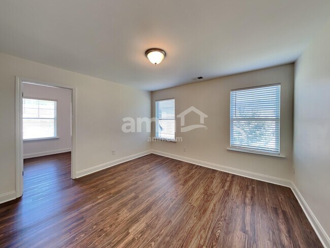 Building Photo - 1347 Weatherbrook Cir