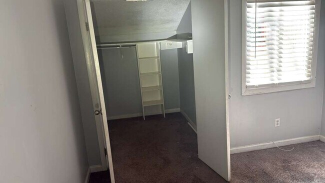 Building Photo - 3411 Cobbs Ferry DriveDecatur, GA 30032