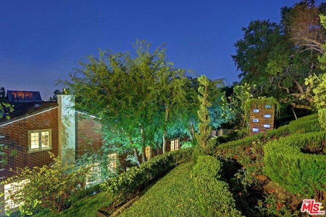 Building Photo - 725 N Faring Rd