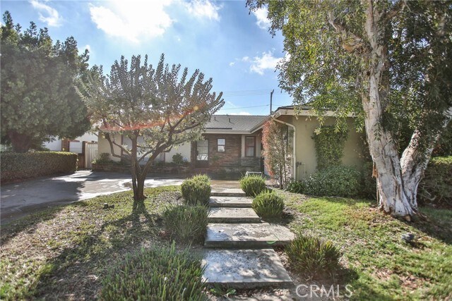 Building Photo - 2780 E Lizbeth Ave