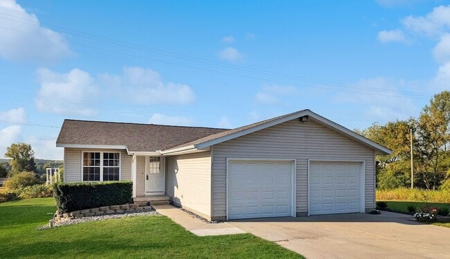 Primary Photo - 3612 13 Mile Rd NE