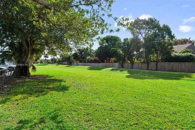 Building Photo - 9405 SW 76th St