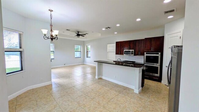 Building Photo - 11555 NW 81st Pl