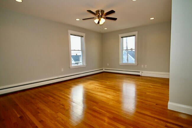 Building Photo - 2 Forest St