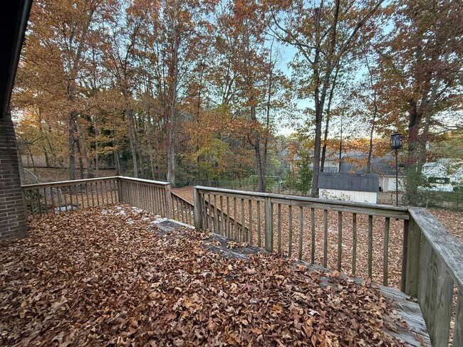 Building Photo - 8909 Quail Run Dr