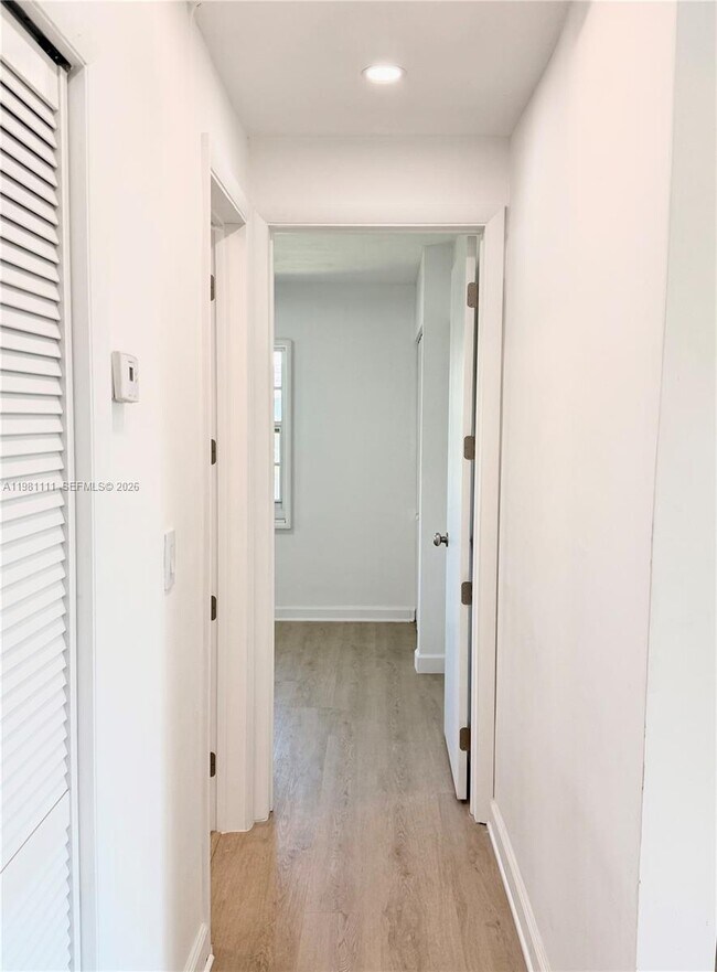 Building Photo - 6815 Edgewater Dr