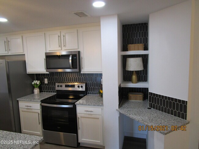 Building Photo - 410 S Villa San Marco Dr