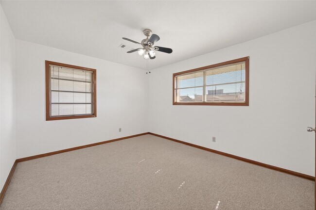 Building Photo - 2607 Penfield Dr