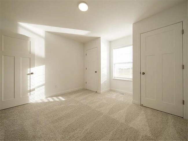 Building Photo - 1073 Jubert Dr