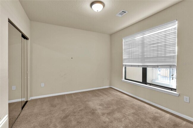 Building Photo - 903 Charo Pkwy