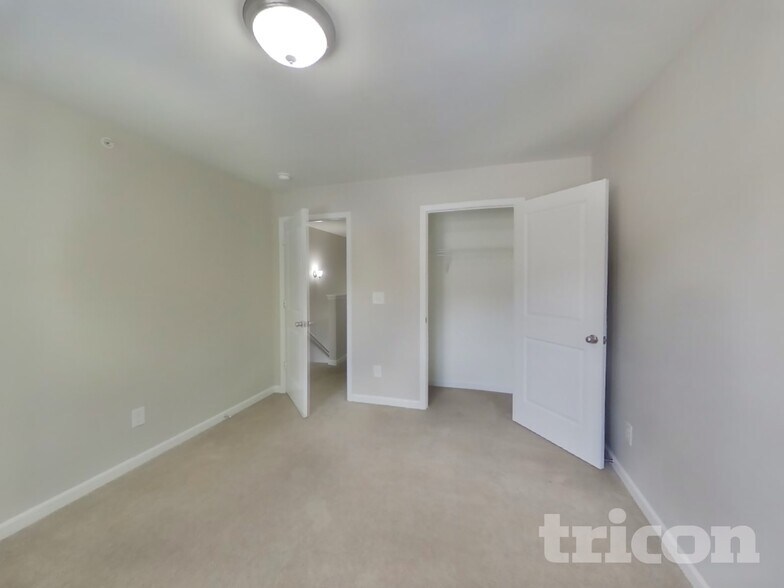 Building Photo - 311 Woodfern Ct