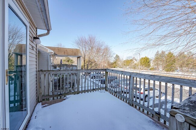 Building Photo - 558 London Ct