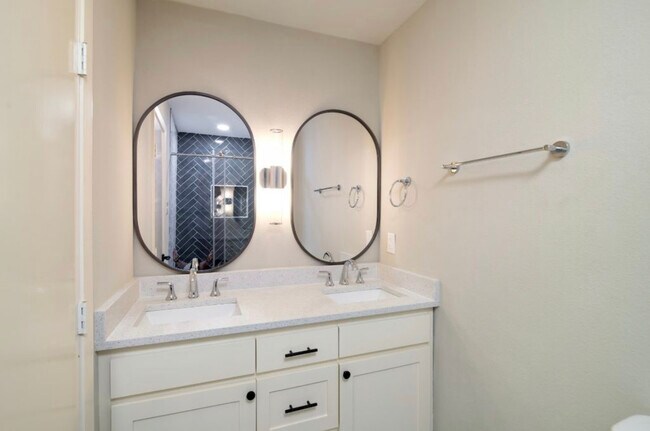 Building Photo - 3808 Piedmont Rd