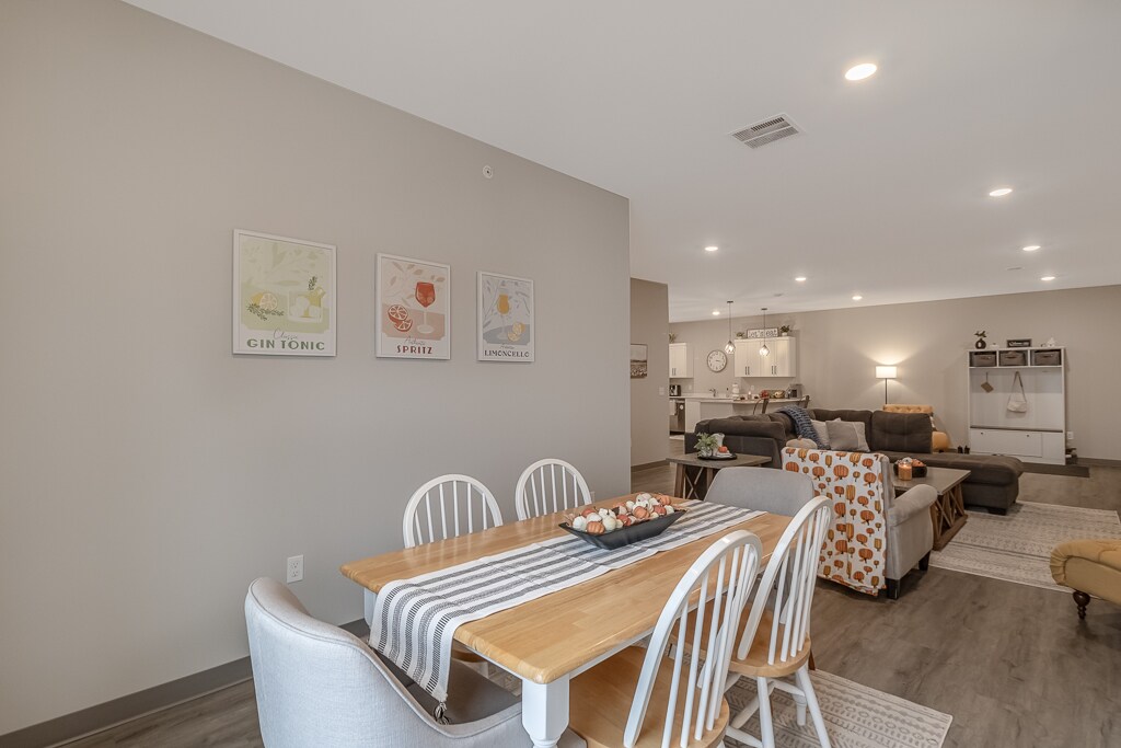 Building Photo - 1570 Stadium Ln