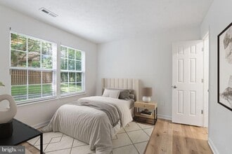 Building Photo - 7022 Dasher Farm Ct
