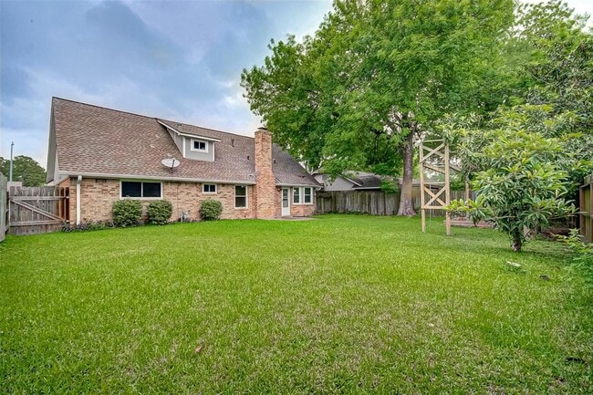 Building Photo - 9623 Philmont Dr