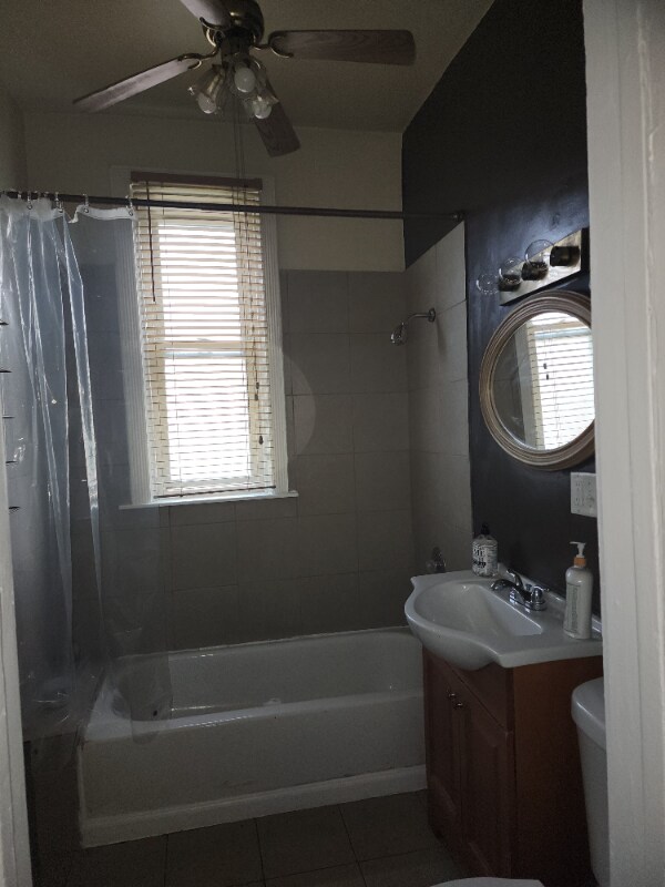 Building Photo - 6352 S Rhodes Ave