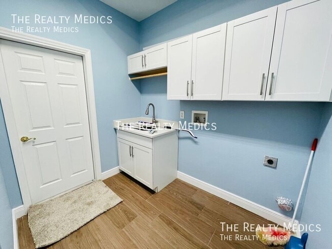 Building Photo - 1356 Periwinkle Blue Way