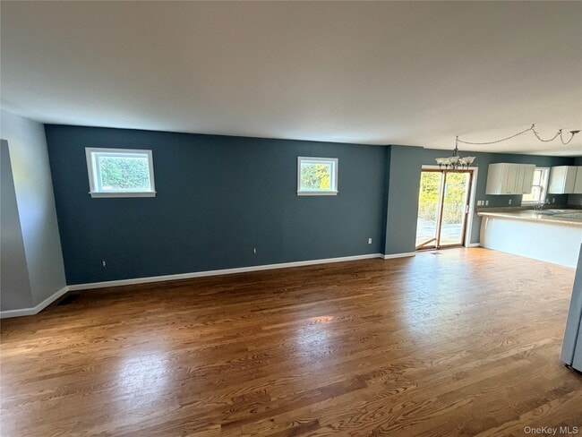 Building Photo - 484 N Magee St
