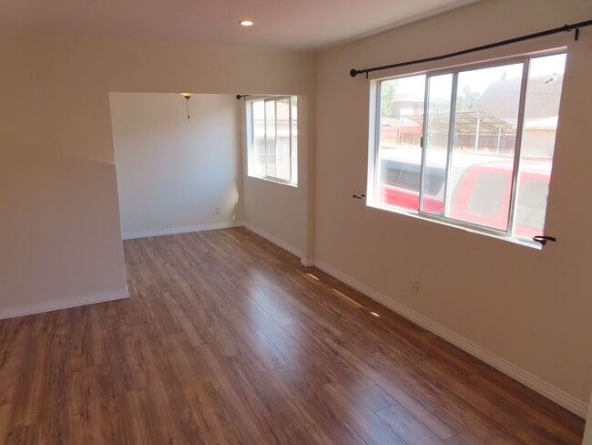 Building Photo - Three Bedroom Two Bath Home in La Mesa